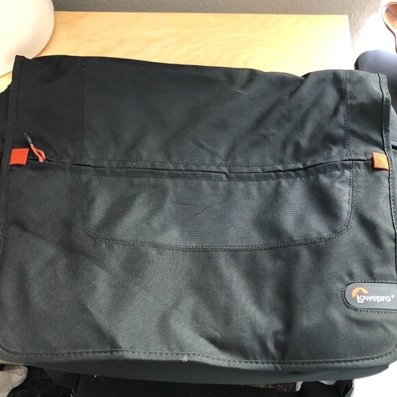 LOWEPRO Laptop Messenger Bag - Picture 5 of 15